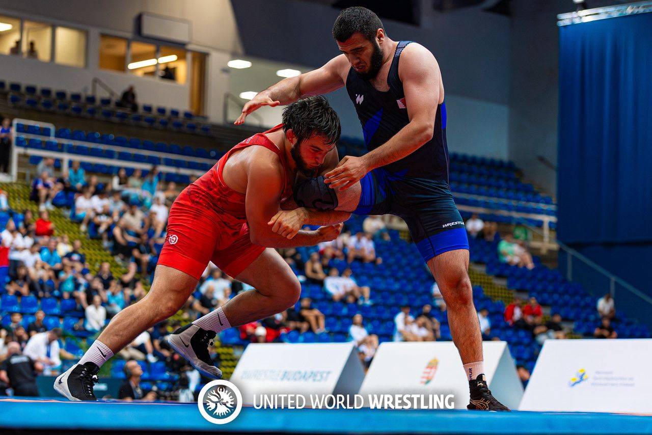 سلمان بن محمد يشيد بالنتيجة المشرفة لمنتخب المصارعة في بطولة سلسلة التصنيف بـ"هنغاريا"