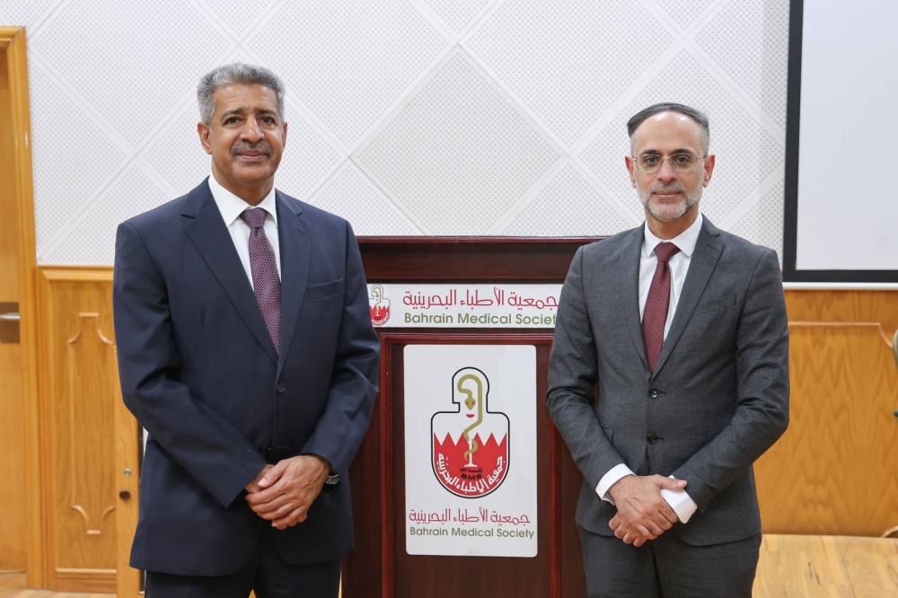 إلزام المستشفيات المستفيدة من برامج الدعم بتدريب الأطباء الجدد