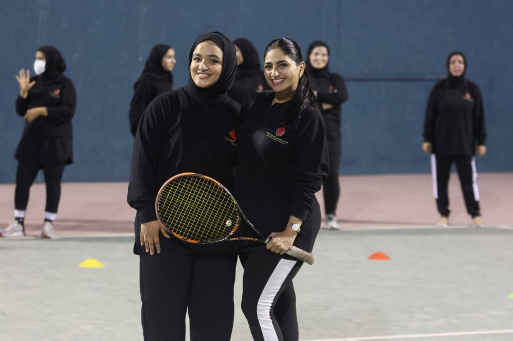 النشابة: بدء تدريب سيدات الصم على مهارات التنس