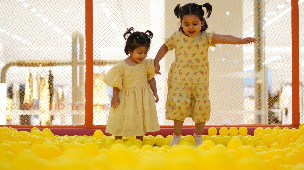 سيتي سنتر البحرين يدعو الجميع لتجربة أكبر منقطة لعب الكرات في البحرين هذا الصيف