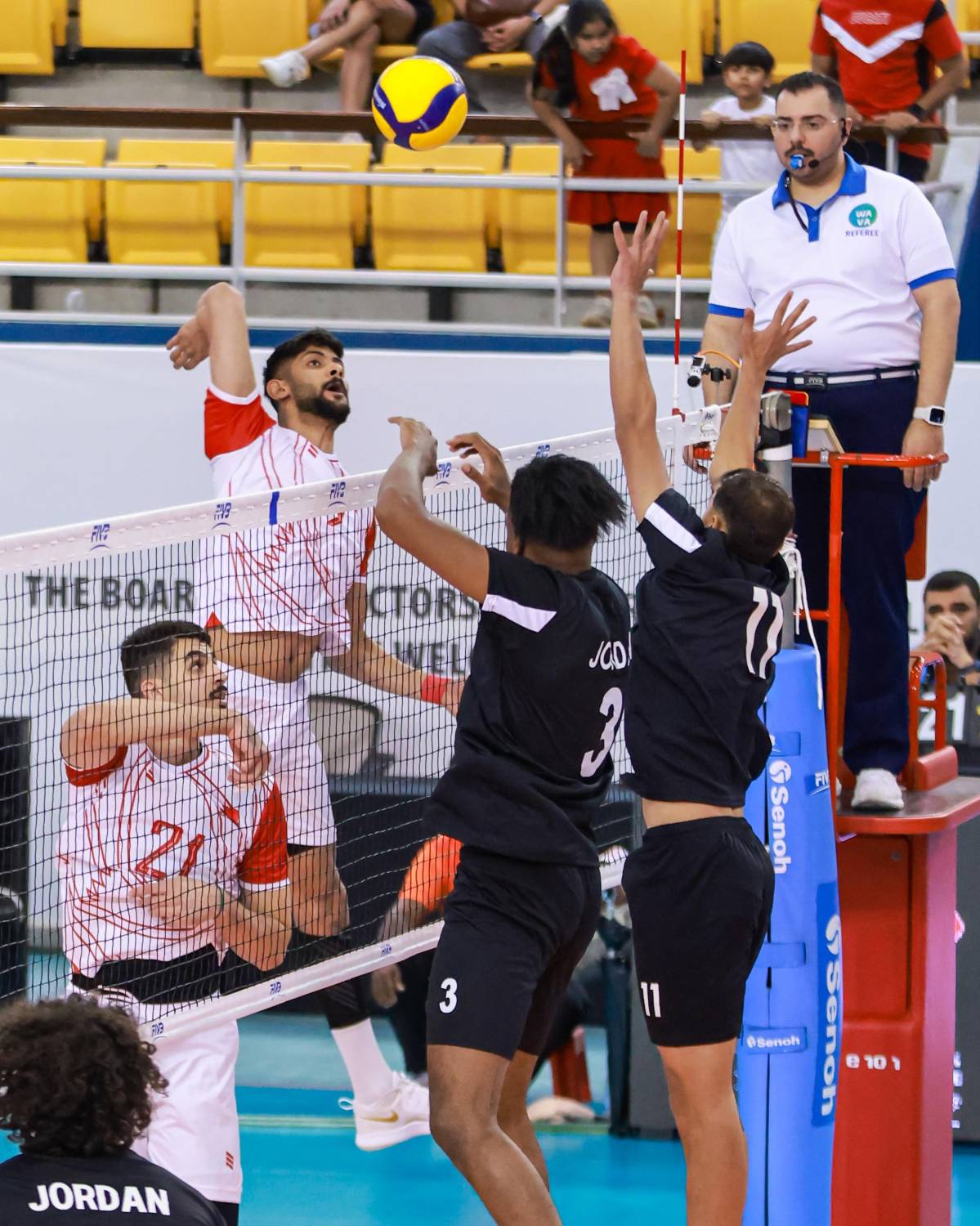 منتخبنا يهزم الأردن ويتصدّر "أولى" بطولة غرب آسيا للطائرة