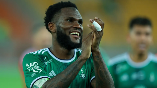 فيورنتينا يستهدف ضم لاعب وسط أهلي جدة فرانك كيسي.. سجل 14 هدفًا في 77 مباراة