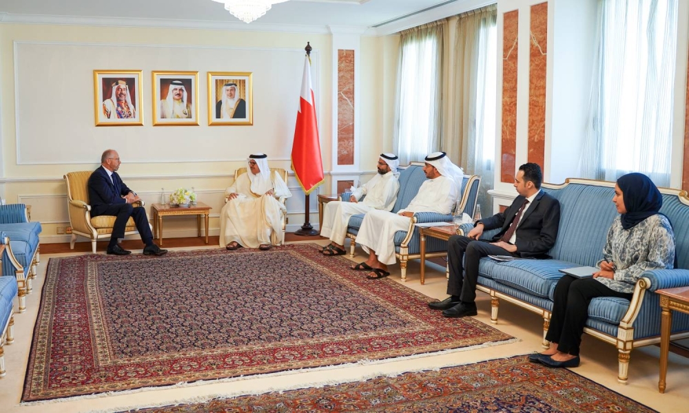 وزير الخارجية يستقبل سفير مملكة هولندا لدى مملكة البحرين بمناسبة انتهاء فترة عمله
