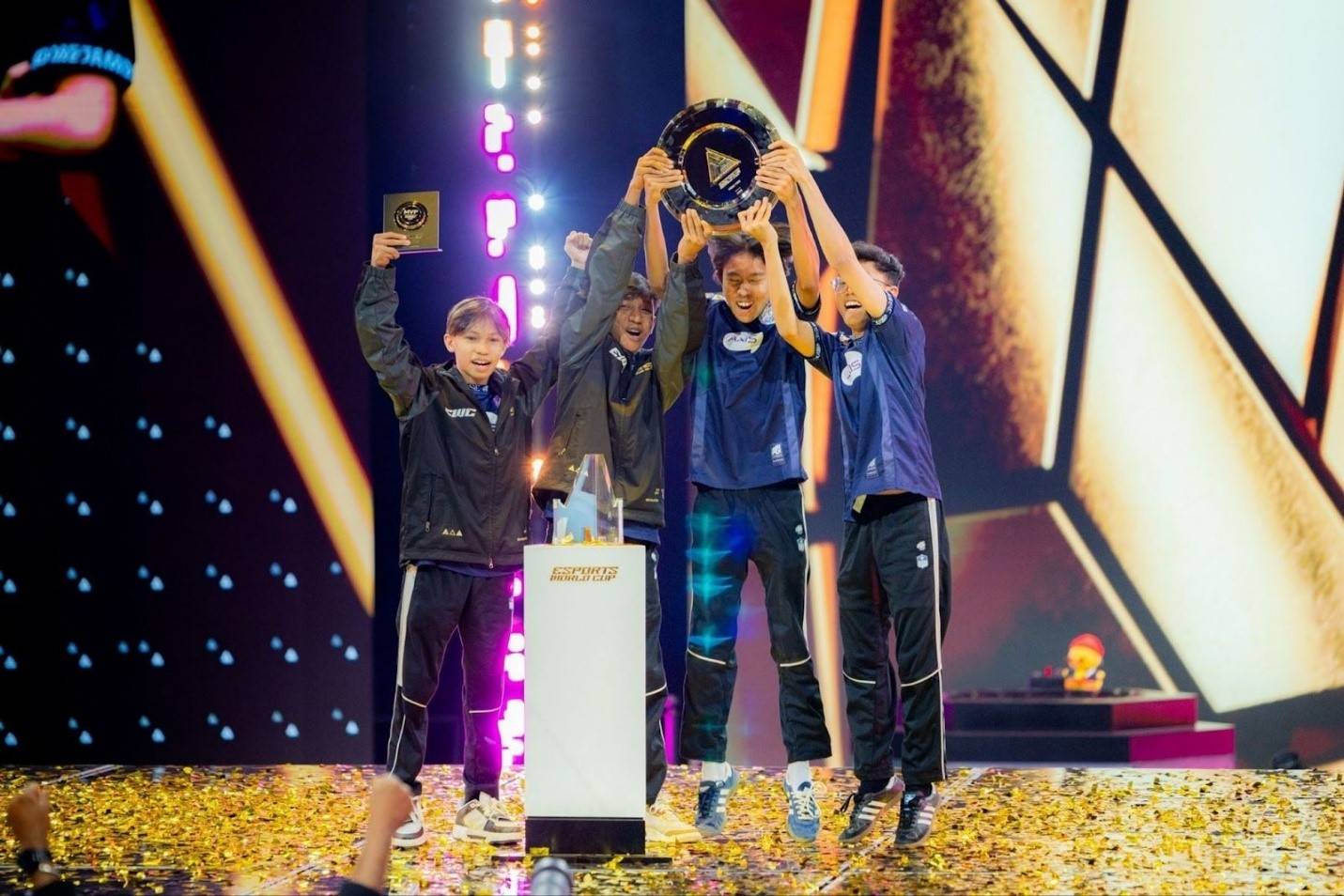 فريق EVOS Divine يتوج بلقب Free Fire في كأس العالم للرياضات الإلكترونية 2025