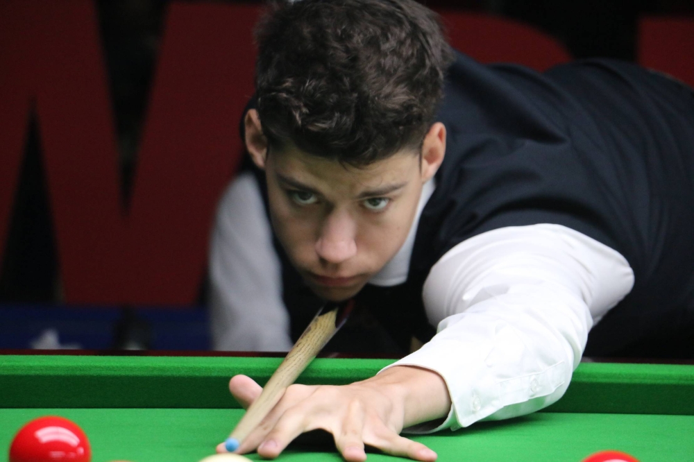 بطولة العالم للسنوكر تقترب من اللحظات الحاسمة.. وخروج بوسيف والعالي من المنافسة