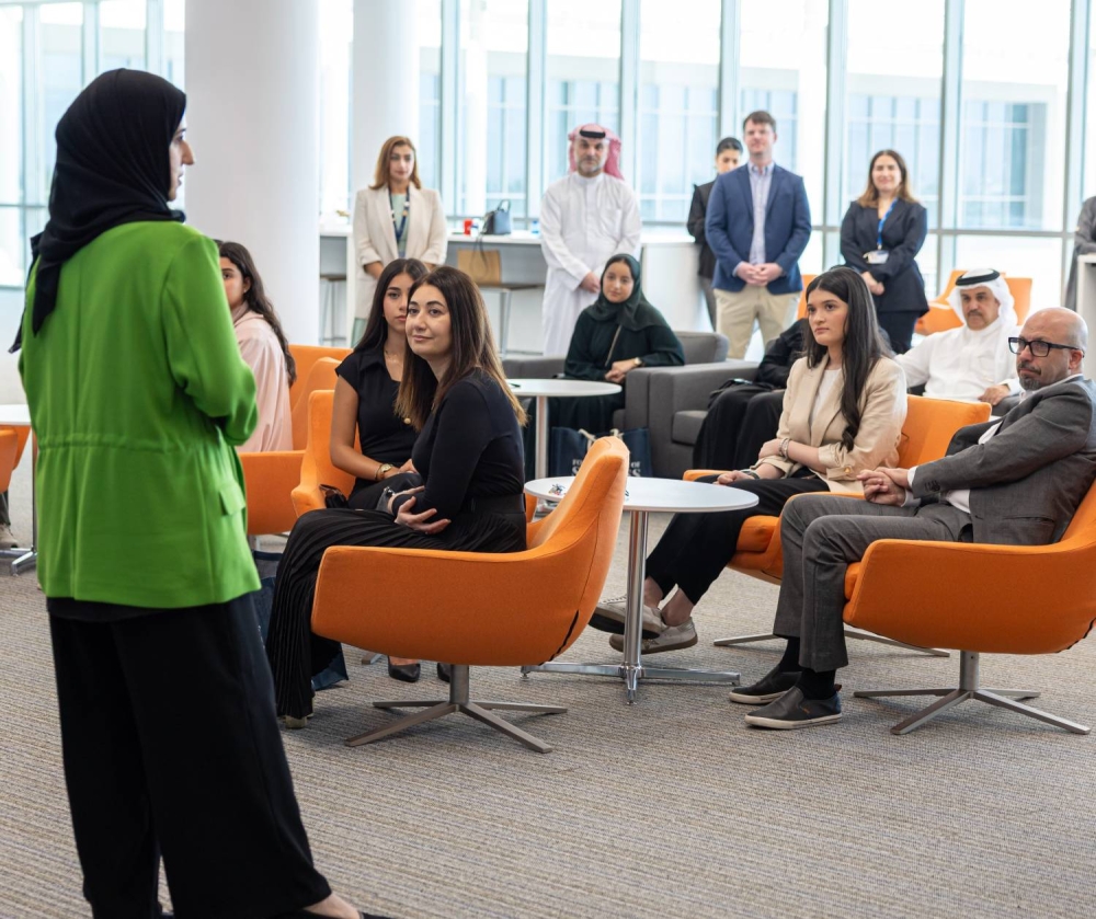 الجامعة الأمريكية بالبحرين تمنح ستة طلاب بحرينيين متميزين منح دراسية كاملة