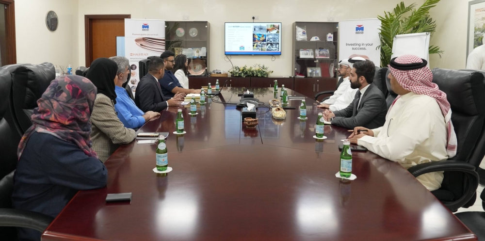 وزير الصناعة والتجارة يزور عدد من المصانع بمنطقة البحرين العالمية للاستثمار