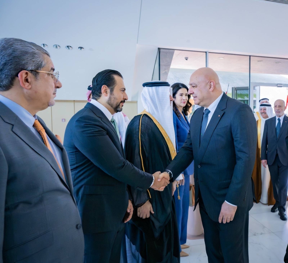 الرئيس اللبناني يزور "التنمية الاقتصادية" ويطّلع على تجربة البحرين بالتنويع الاقتصادي