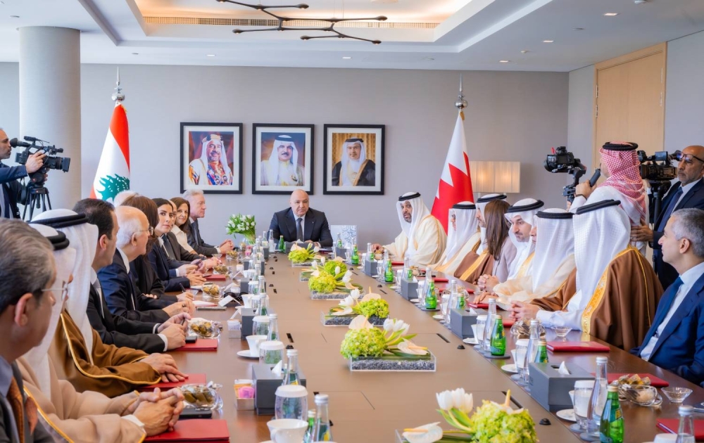 الرئيس اللبناني يزور "التنمية الاقتصادية" ويطّلع على تجربة البحرين بالتنويع الاقتصادي
