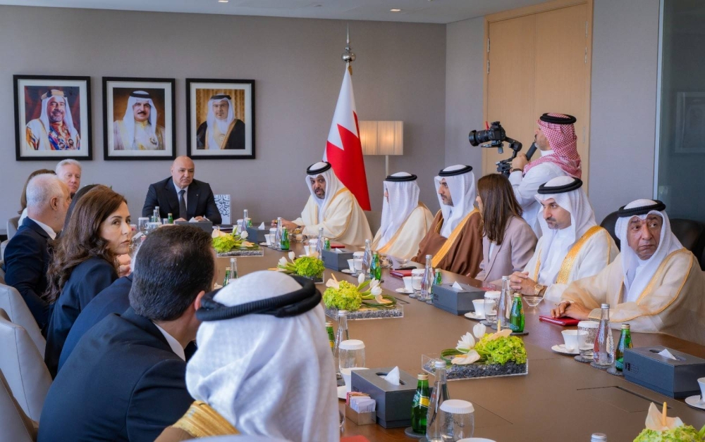 الرئيس اللبناني يزور "التنمية الاقتصادية" ويطّلع على تجربة البحرين بالتنويع الاقتصادي