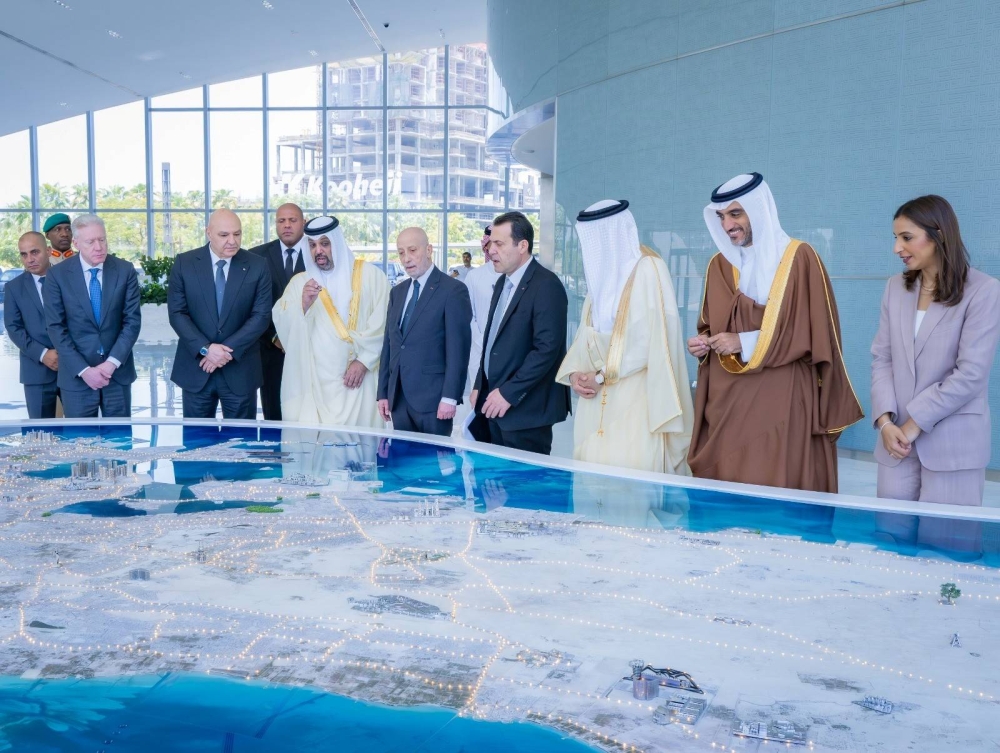 الرئيس اللبناني يزور "التنمية الاقتصادية" ويطّلع على تجربة البحرين بالتنويع الاقتصادي
