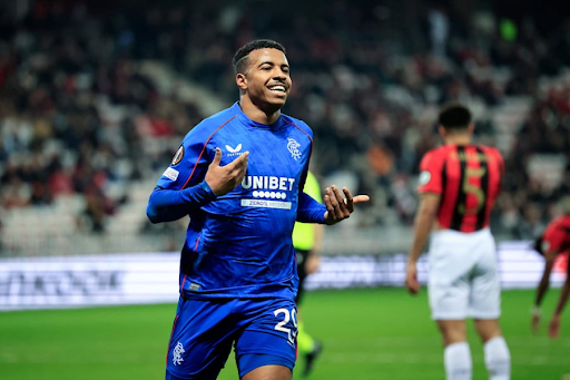 حمزة إيكمان.. رينجرز يتمسك بالنجم المغربي ويرفض عرض فينورد