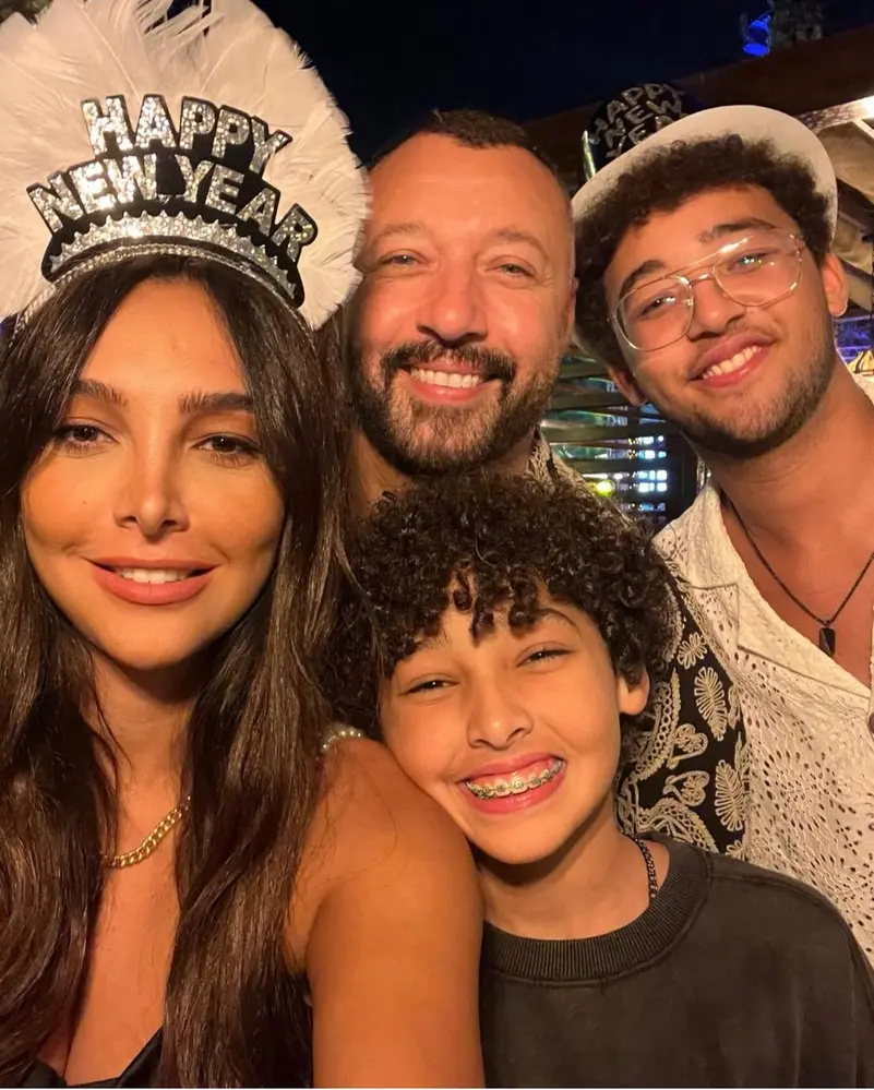 انفصال الفنان أحمد فهمي عن زوجته بعد 28 عاما من الزواج