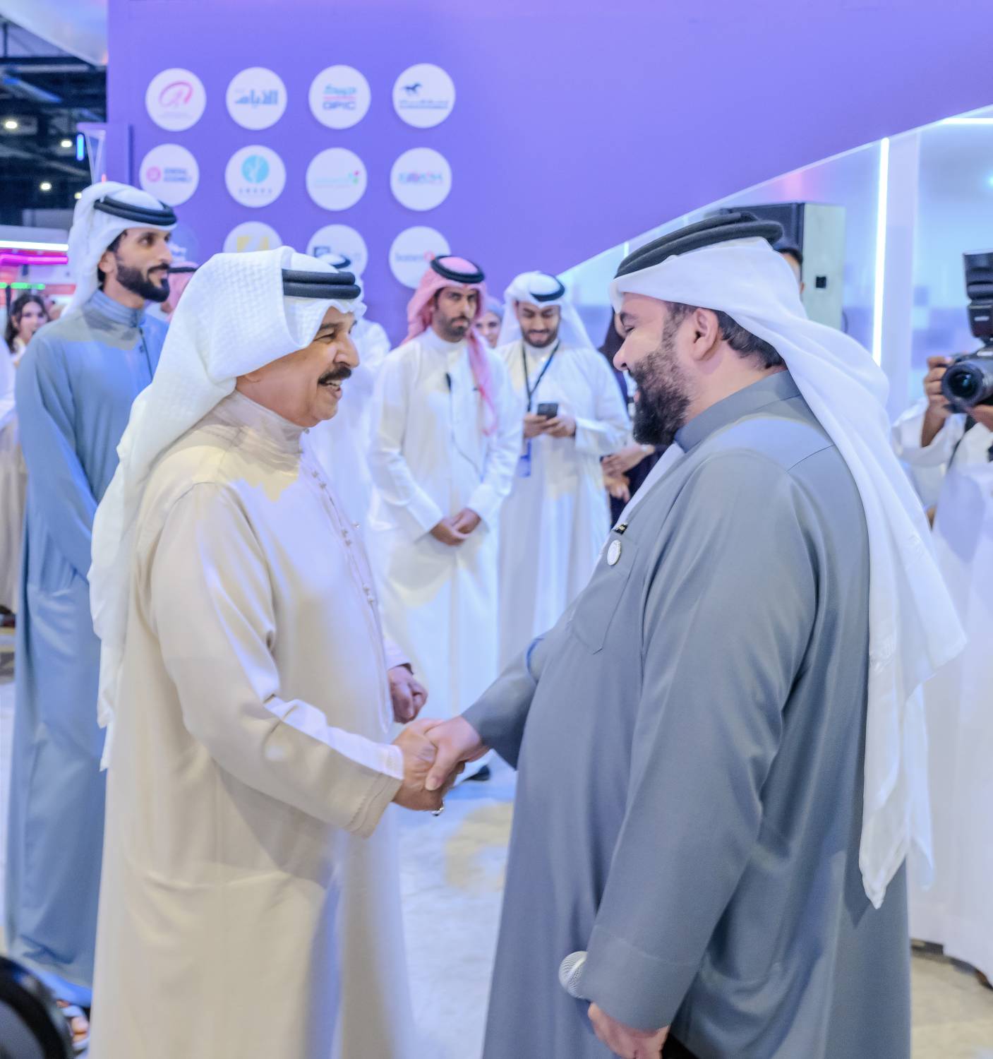 الملك يتفضل بزيارة إلى مدينة شباب 2030 ويشيد بنجاحاتها