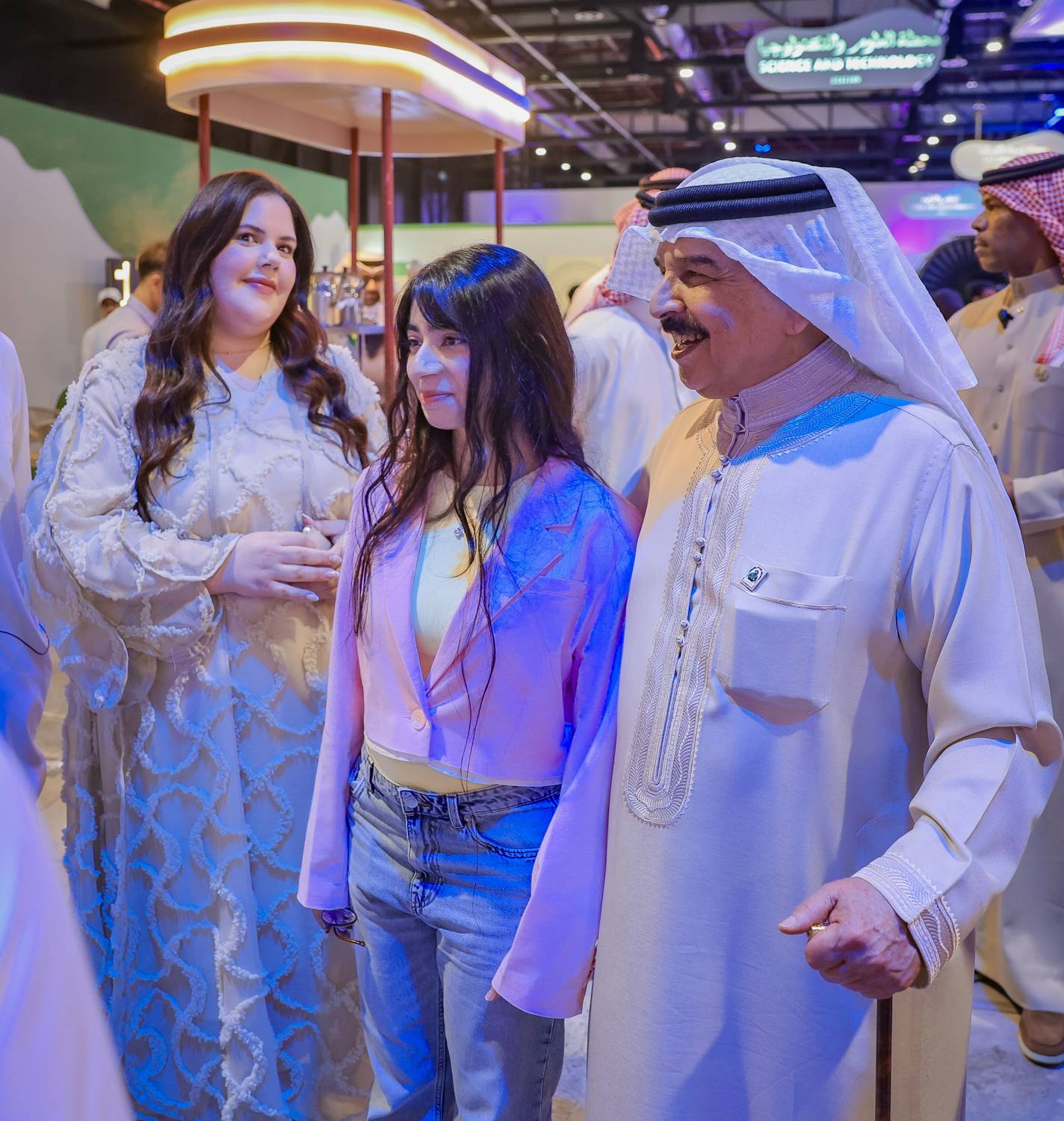 الملك يتفضل بزيارة إلى مدينة شباب 2030 ويشيد بنجاحاتها