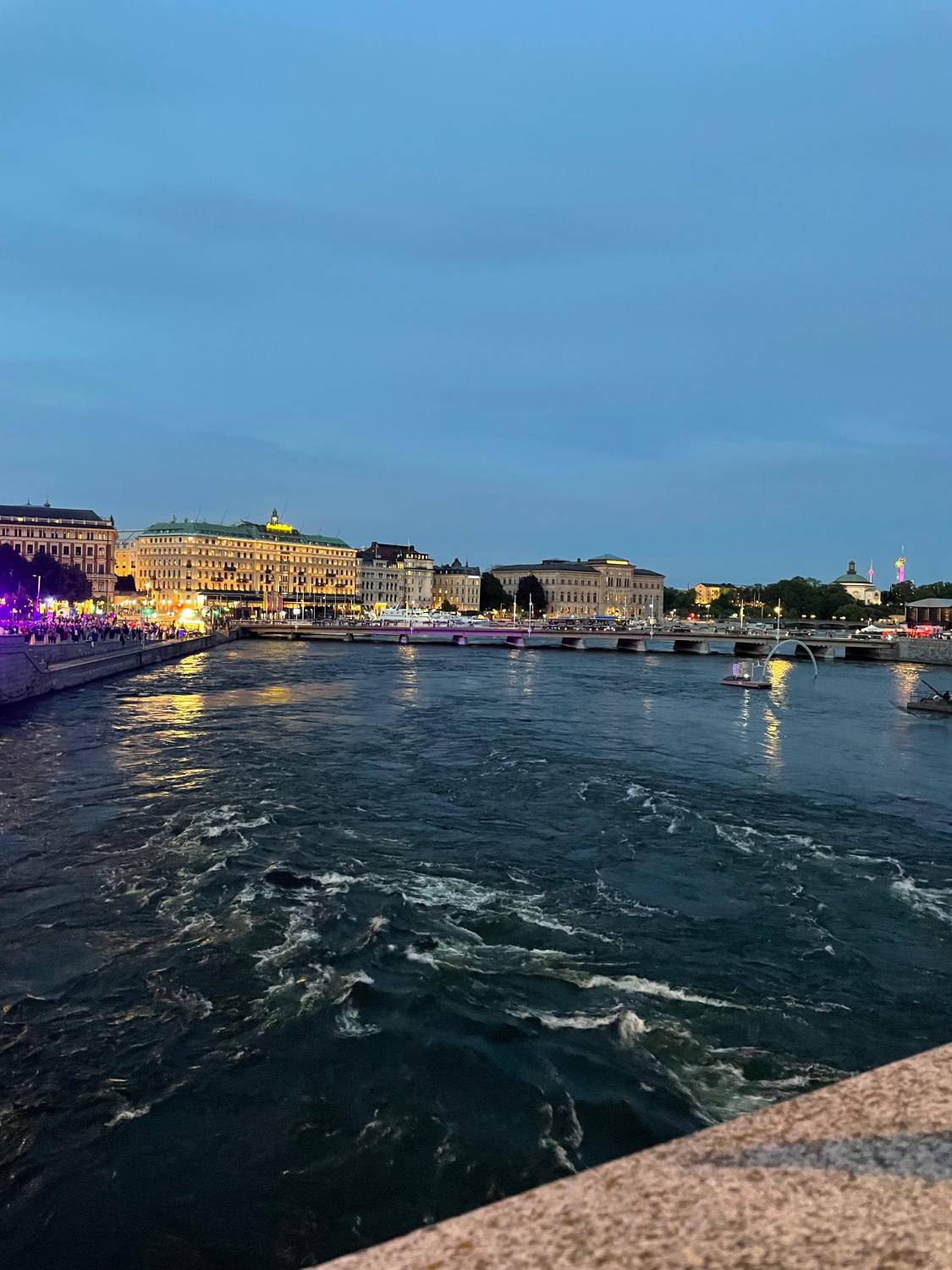 السويد.. رحلة السحر بين الشفق والجزر وأسواق الحكايات