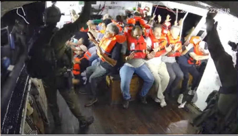 الجيش الإسرائيلي يعترض السفينة "حنظلة" المتجهة لغزة