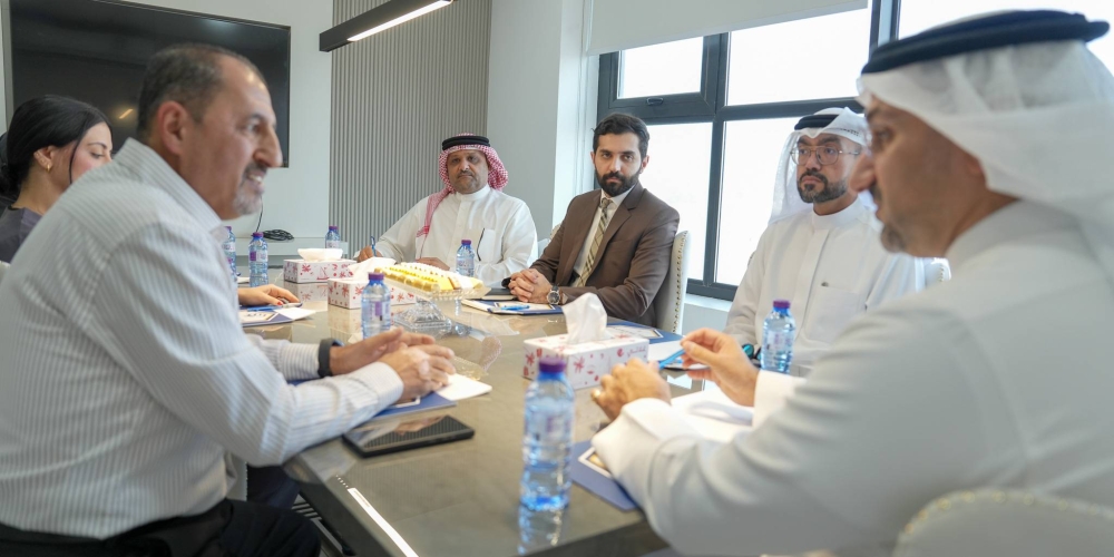 وزير الصناعة والتجارة يقوم بزيارة تفقدية إلى مصنع "التعاون للمواد الغذائية" بمدينة سلمان الصناعية