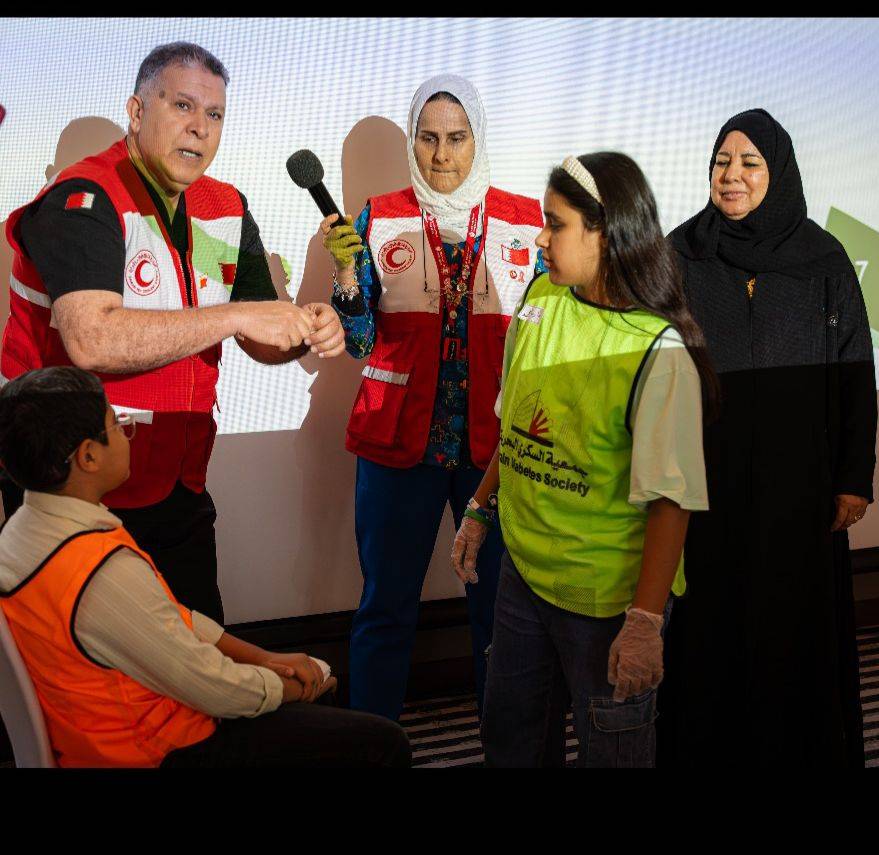 الهلال الأحمر البحريني تنظم ورشة إسعافات أولية لأطفال السكري