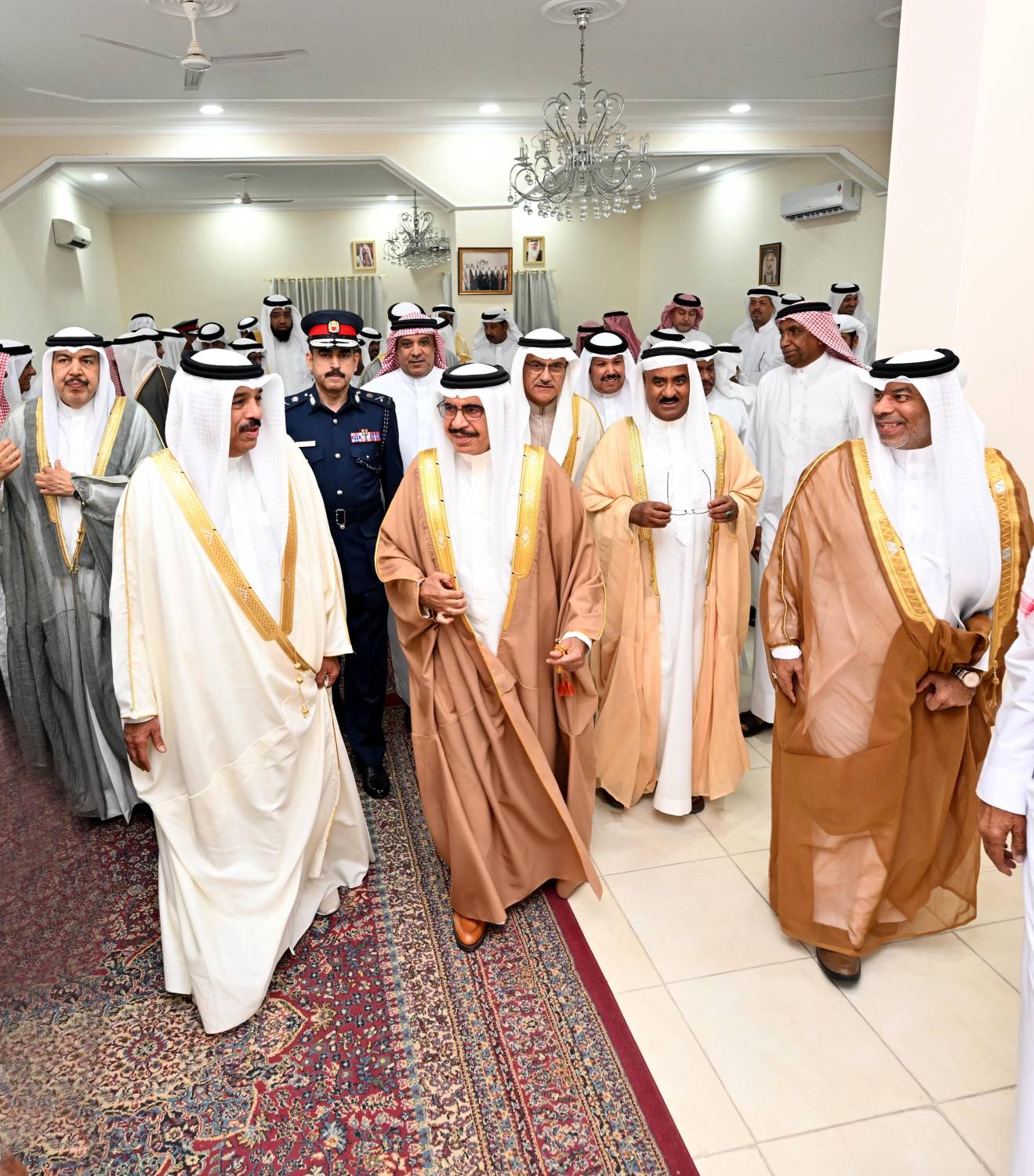 وزير الداخلية يشيد باعتزاز الأهالي وتمسكهم بالمحافظة على العادات البحرينية الأصيلة
