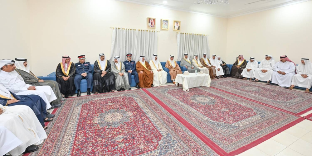 وزير الداخلية يشيد باعتزاز الأهالي وتمسكهم بالمحافظة على العادات البحرينية الأصيلة