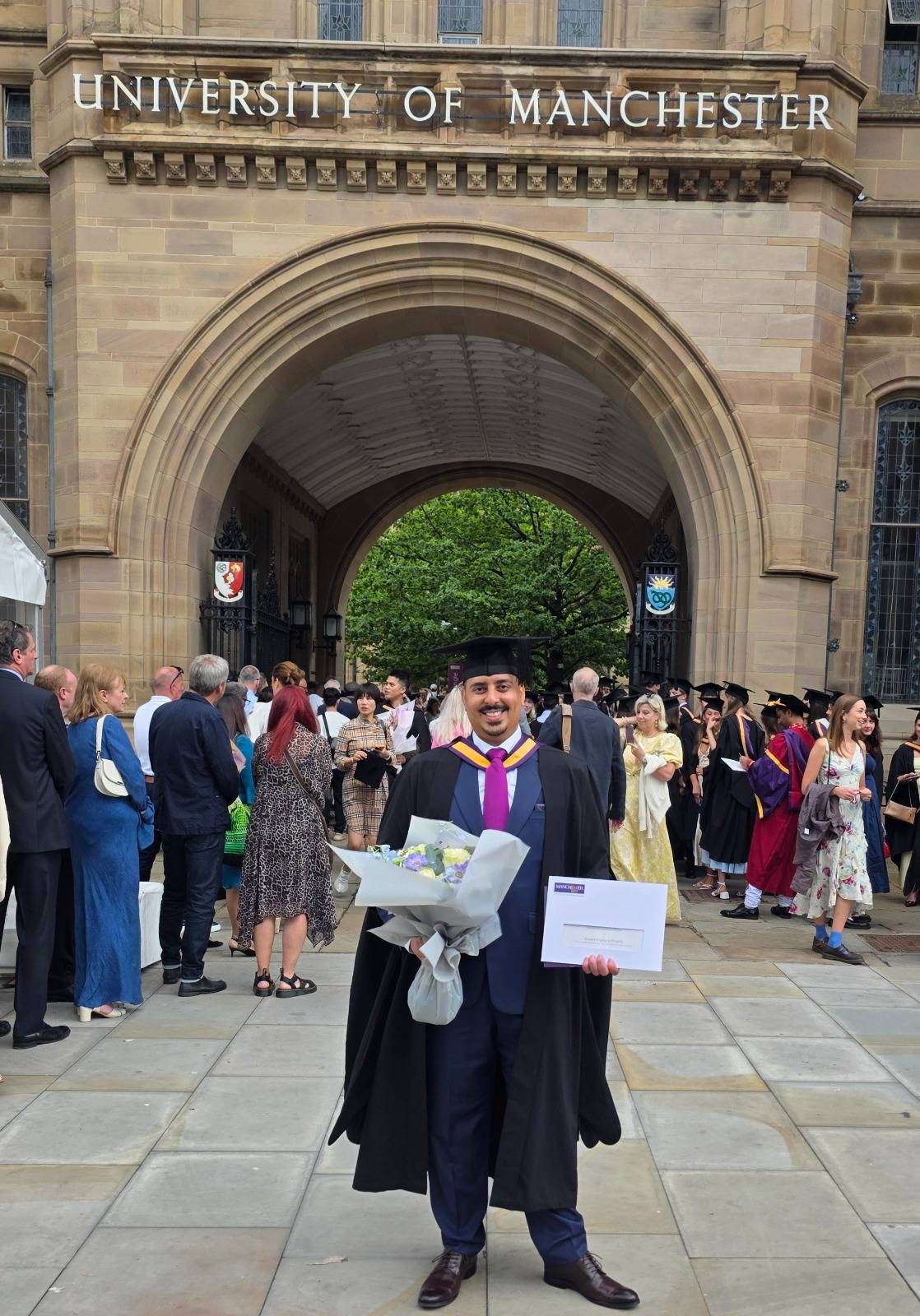 الشيخ خالد بن خليفة آل خليفة ينال الماجستير من جامعة مانشستر