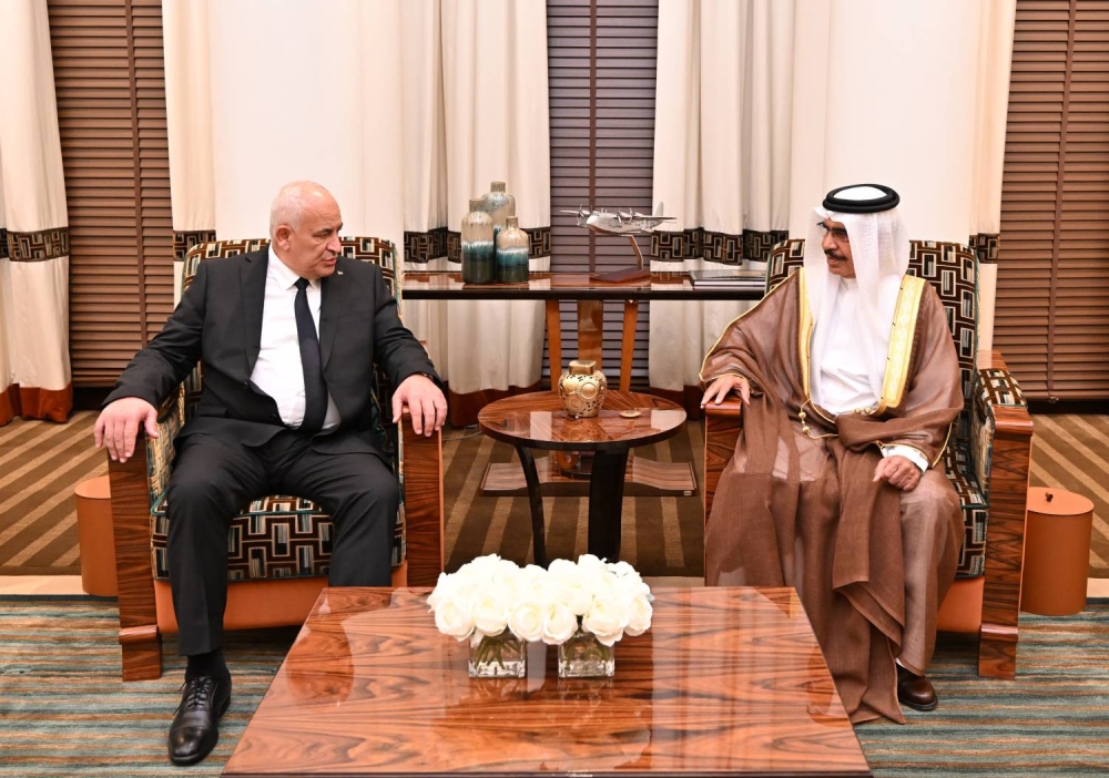 وزير الداخلية يستقبل وزير الداخلية الفلسطيني ويؤكد على تعزيز التعاون والتنسيق الأمني لمواجهة التحديات الأمنية في المحيط الإقليمي