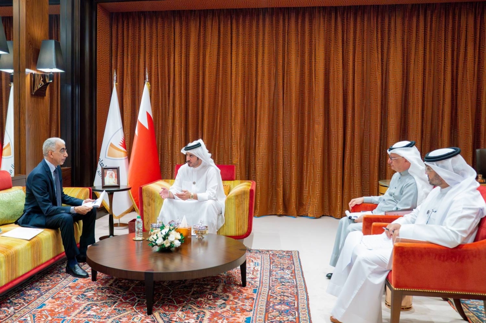 خالد بن حمد يستقبل وزير الأشغال ويؤكد أهمية تطوير المشاريع الرياضية