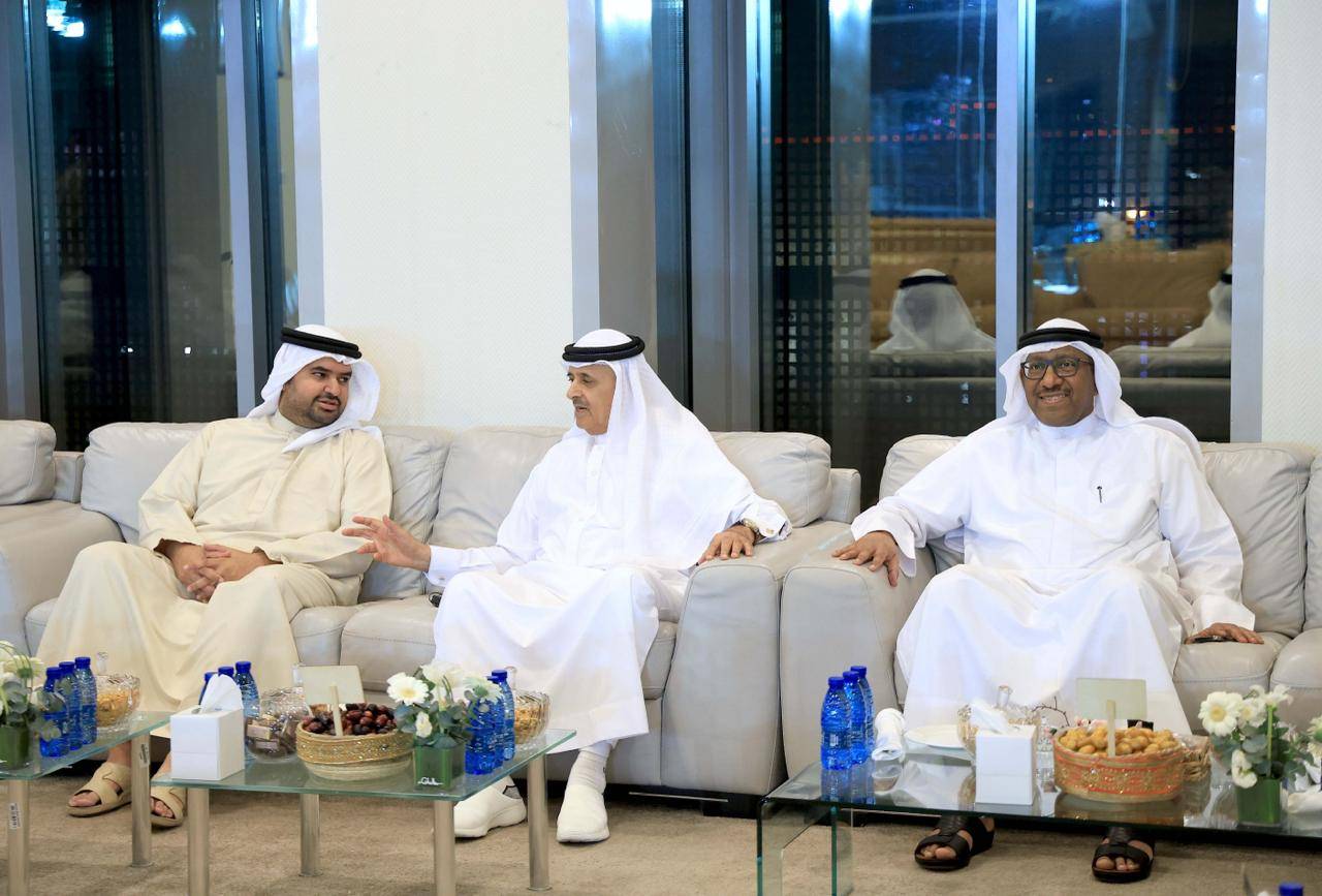 عيسى بن علي يشهد منافسات اليوم الرابع من البطولة العربية لكرة السلة