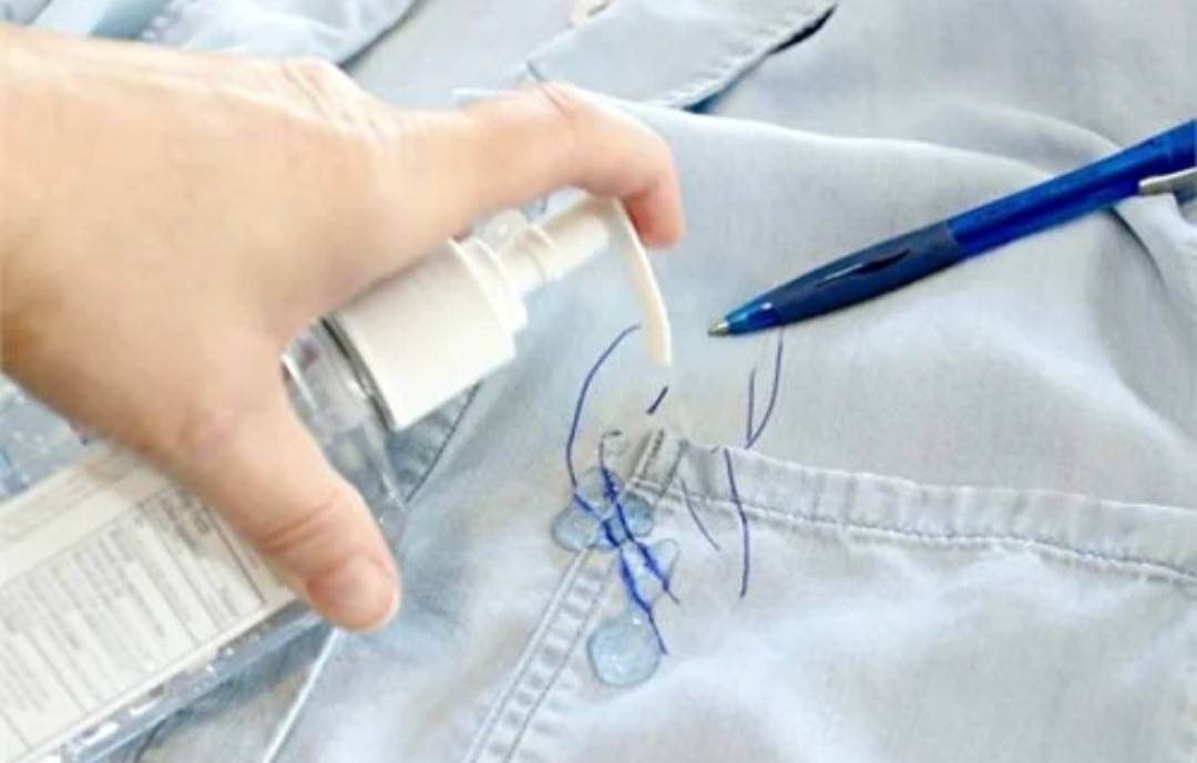 بحيلة سحرية.. طريقة تنظيف الملابس من الحبر