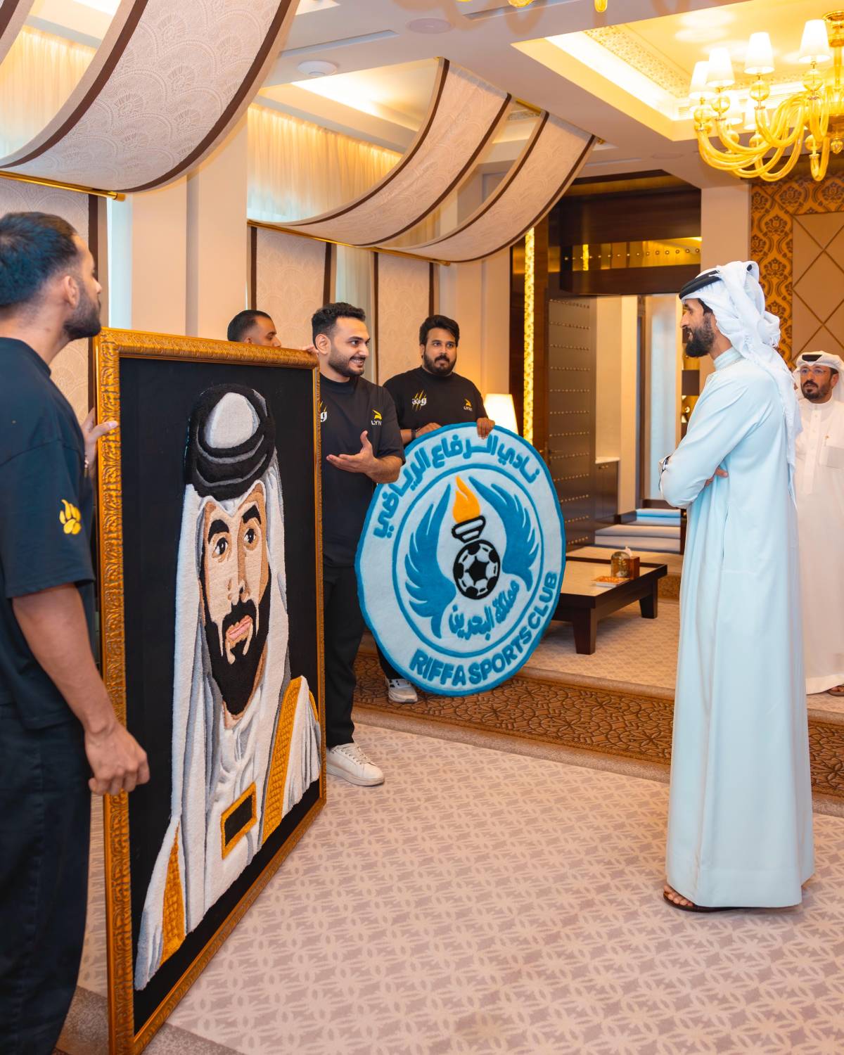 ناصر بن حمد يثمّن إبداعات الشباب البحريني التي تعكس مهاراتهم الفريدة