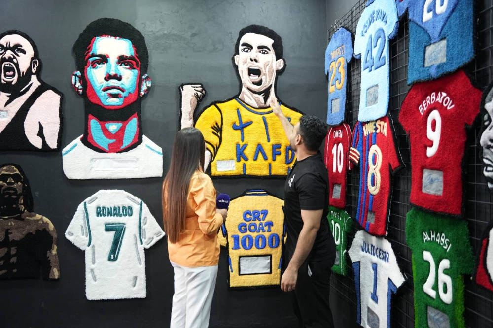 تفاعلاً مع تقرير "الوطن" .. استقبلهم ناصر بن حمد &laquo;لنكس&raquo; فريق بحريني يُبدع في صناعة سجاد لا مثيل له