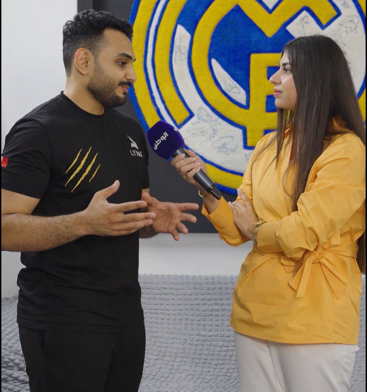 تفاعلاً مع تقرير "الوطن" .. استقبلهم ناصر بن حمد &laquo;لنكس&raquo; فريق بحريني يُبدع في صناعة سجاد لا مثيل له