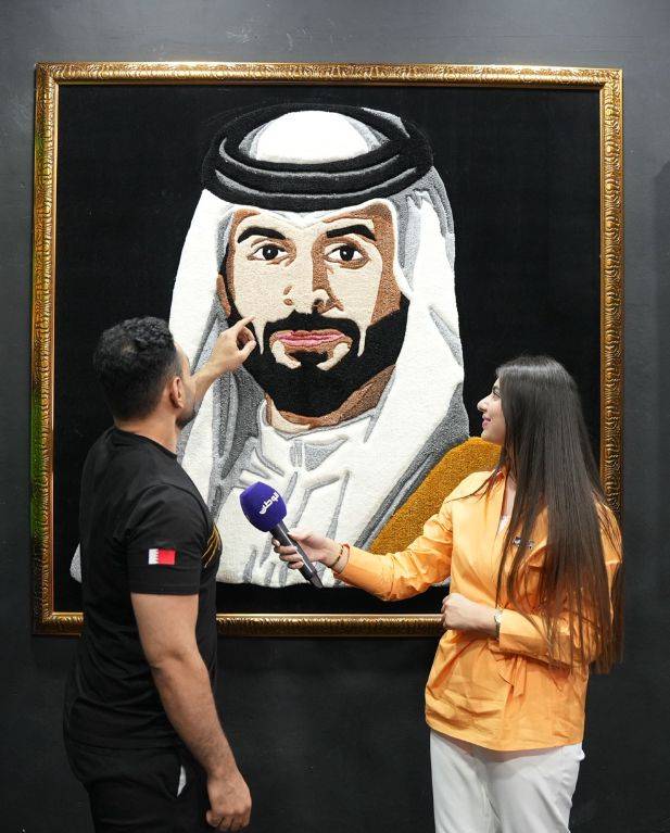 تفاعلاً مع تقرير "الوطن" .. استقبلهم ناصر بن حمد &laquo;لنكس&raquo; فريق بحريني يُبدع في صناعة سجاد لا مثيل له