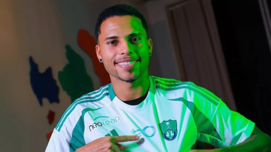 وداع مؤثر من ألكسندر لجماهير أهلي جدة بعد موسم واحد فقط