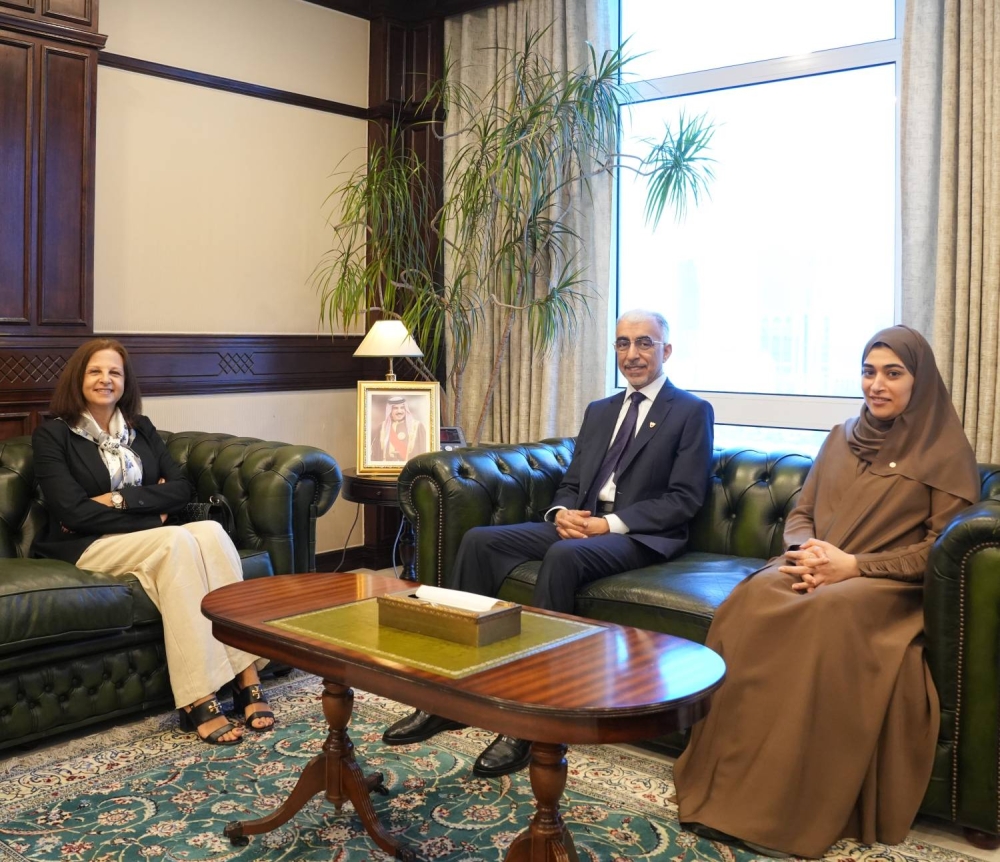 وزير الأشغال يستقبل القائم بأعمال السفارة اللبنانية لدى البحرين