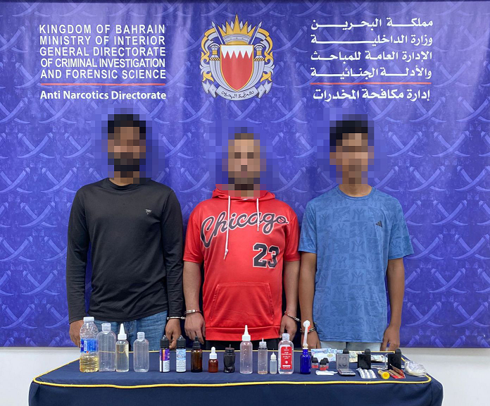 القبض على عدد من الأشخاص لمحاولتهم تهريب وحيازة حوالي 14 كيلو جرام مواد مُخدرة