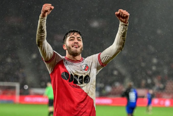 المغربي سفيان الكرواني يعلن تمسكه بالبقاء مع أوتريخت الهولندي رغم العروض