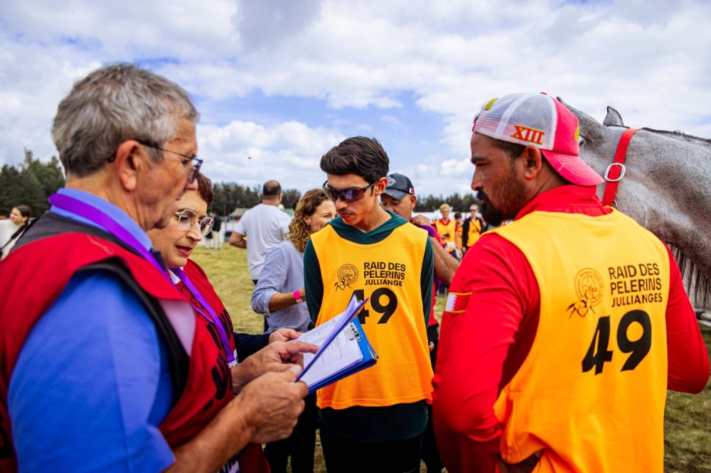 الفريق الملكي للقدرة يشارك في بطولة العالم للجياد عُمْر 8 سنوات بفرنسا