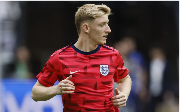 جوردون يكشف كواليس فشل انتقاله إلى ليفربول ومصير إيزاك الغامض