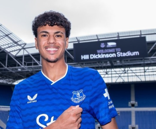 آدم أزنو ينتقل إلى إيفرتون رغم موهبته الكبيرة.. ما السبب الخفي؟