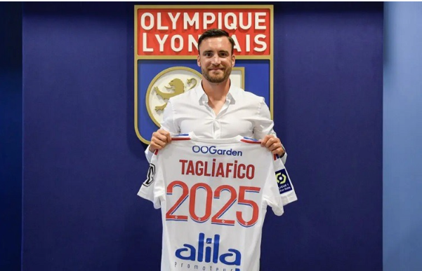تجديد عقد نيكولاس تاليافيكو مع ليون حتى 2027