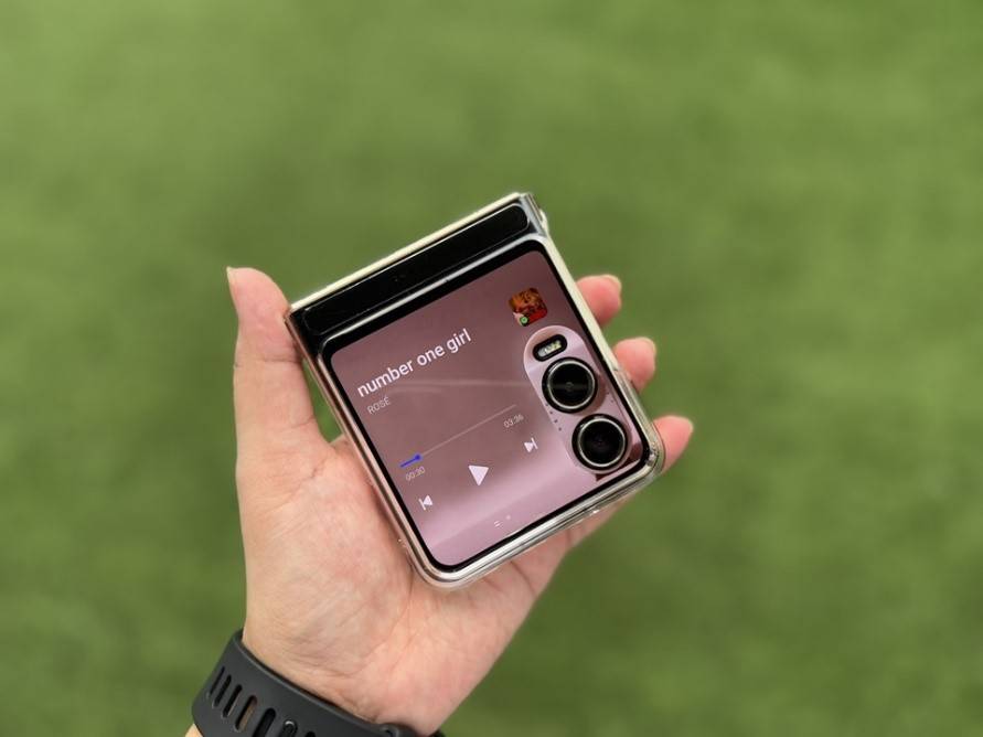 بتصميم عصري.. تكنو تعود للمنافسة بهاتف Phantom V Flip 2 القابل للطي