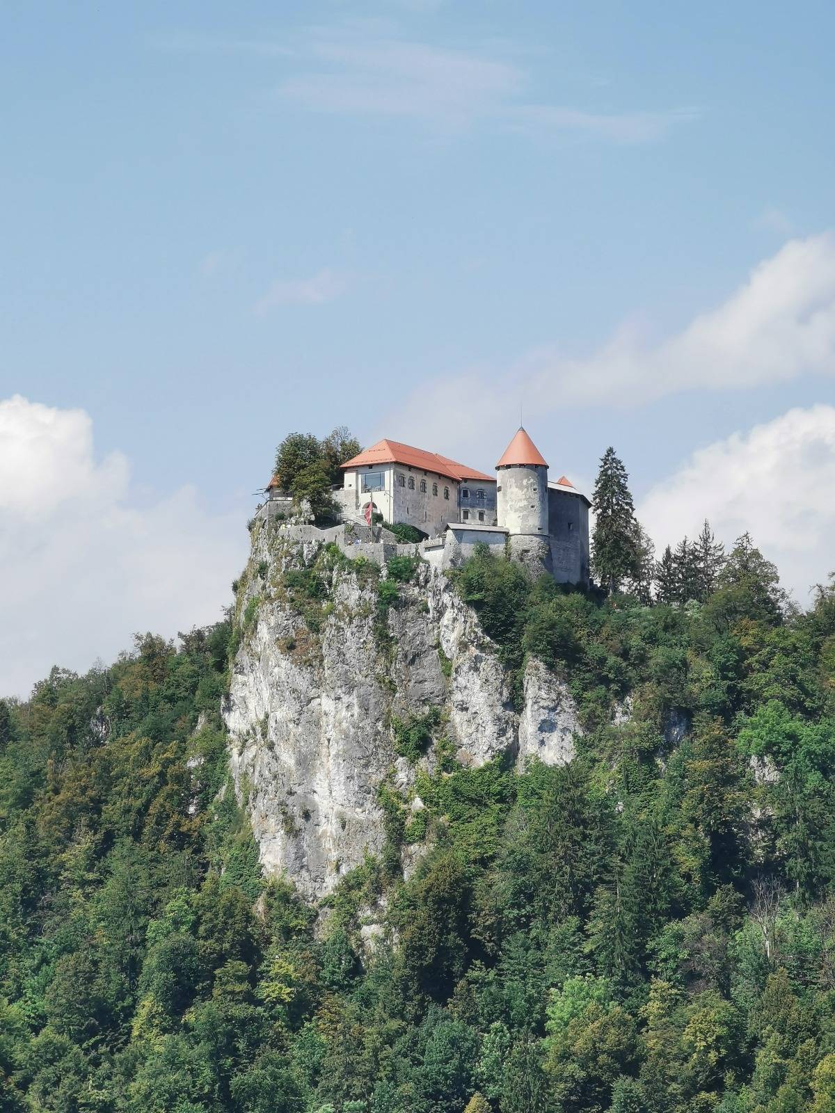 سلوفينيا.. جوهرة أوروبية تتميز بكنوز بين الجبال والبحيرات