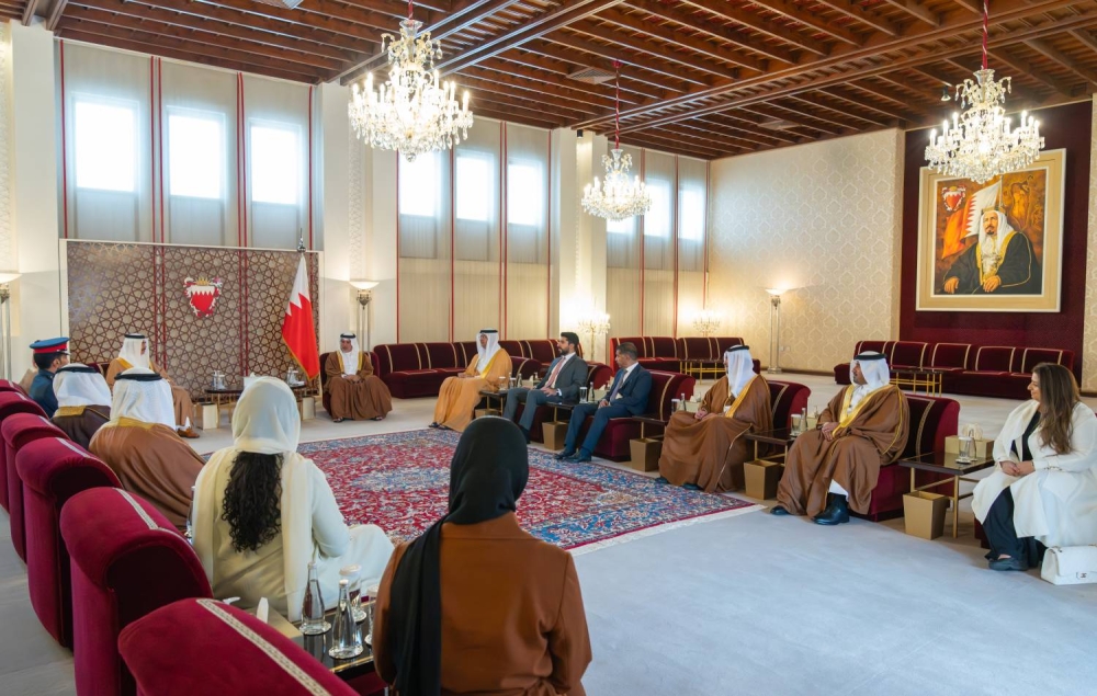 ولي العهد رئيس الوزراء: مواصلة تطوير القوانين والتشريعات الضامنة لحقوق العمال وأصحاب العمل