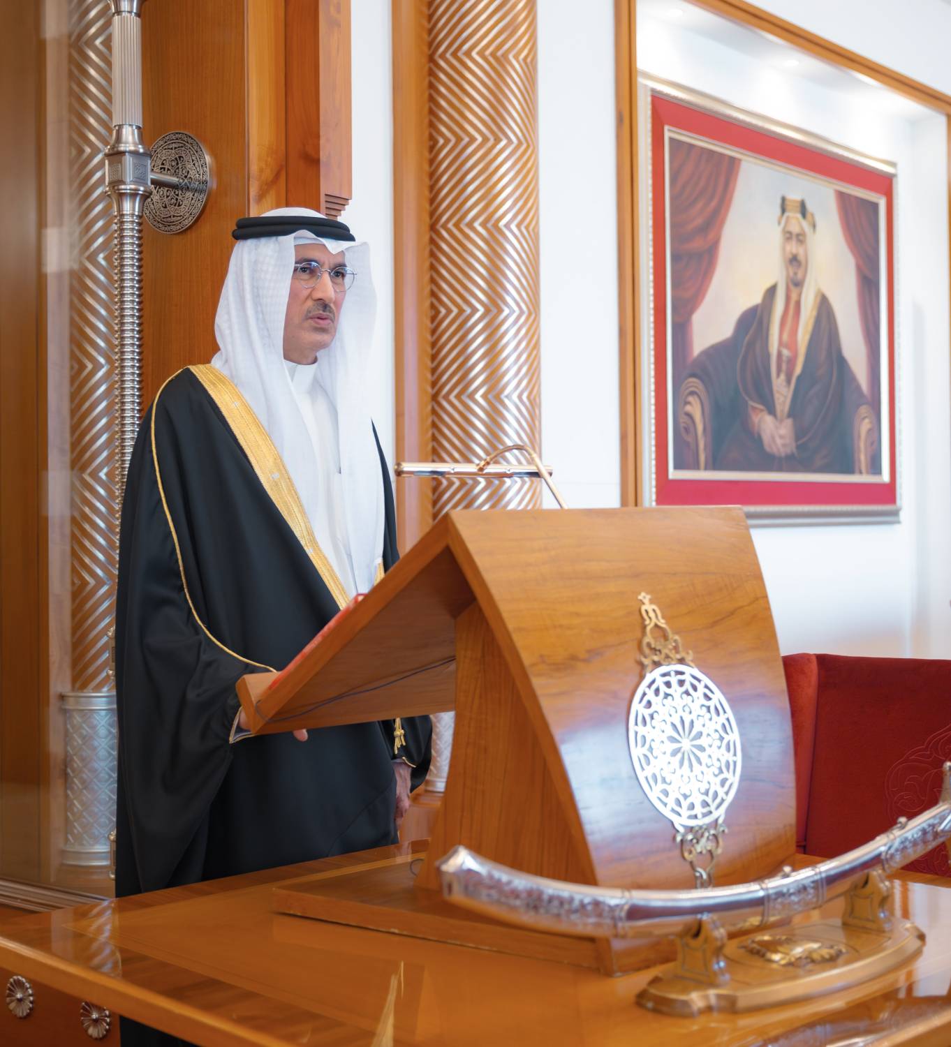 الملك يستقبل سفراء المملكة الجدد المعينين لدى عدد من الدول الصديقة لأداء القسم القانوني