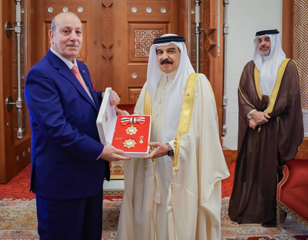 الملك يستقبل سفير دولة فلسطين لدى البحرين