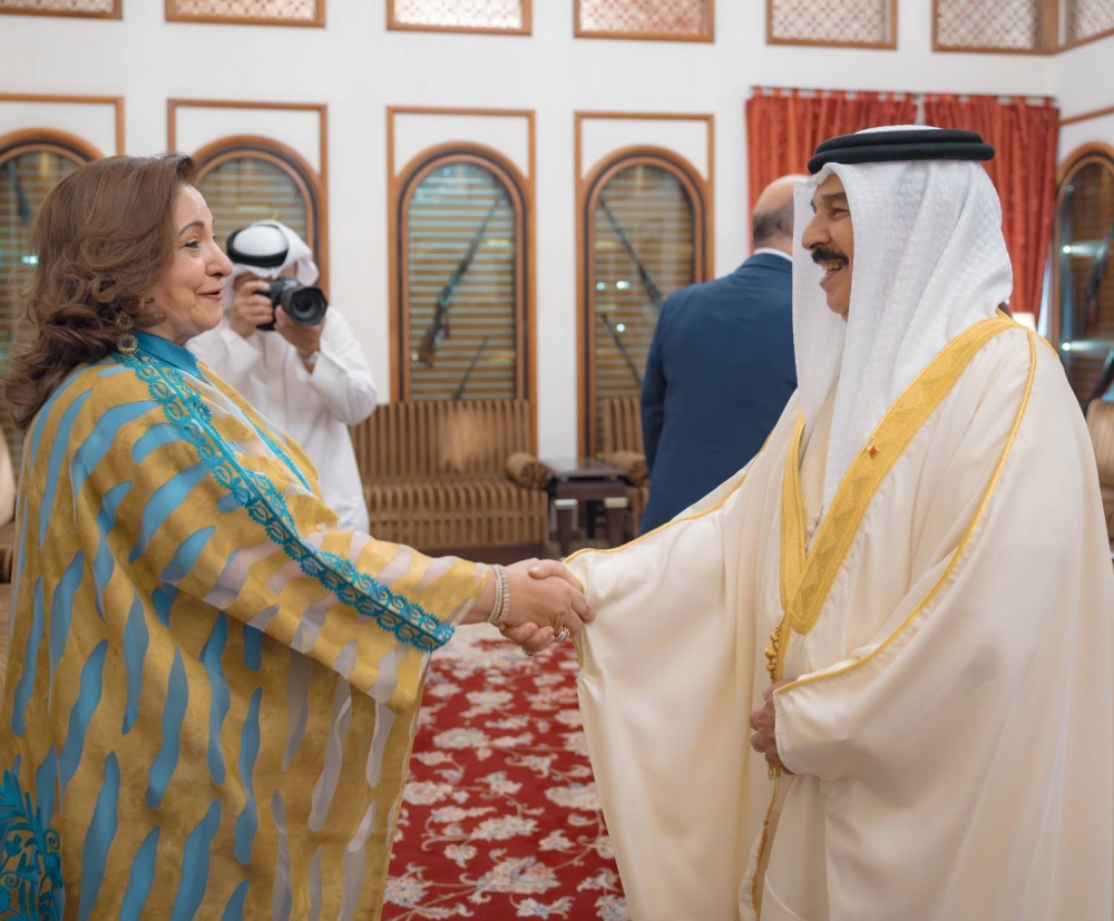 الملك يستقبل سفير دولة فلسطين لدى البحرين