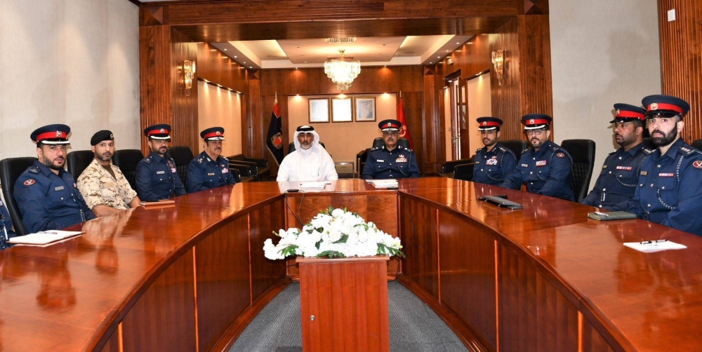 في زيارة للمركز الوطنيخالد بن علي يطلع على آلية عمل منظومة إدارة الطوارئ المدنية