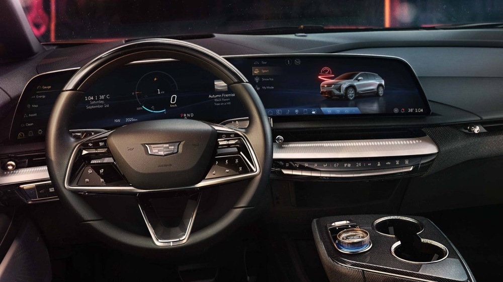 فخامة كهربائية بلا انبعاثات.. "الوطنية للسيارات" تطلق كاديلاك LYRIQ وOPTIQ بالبحرين